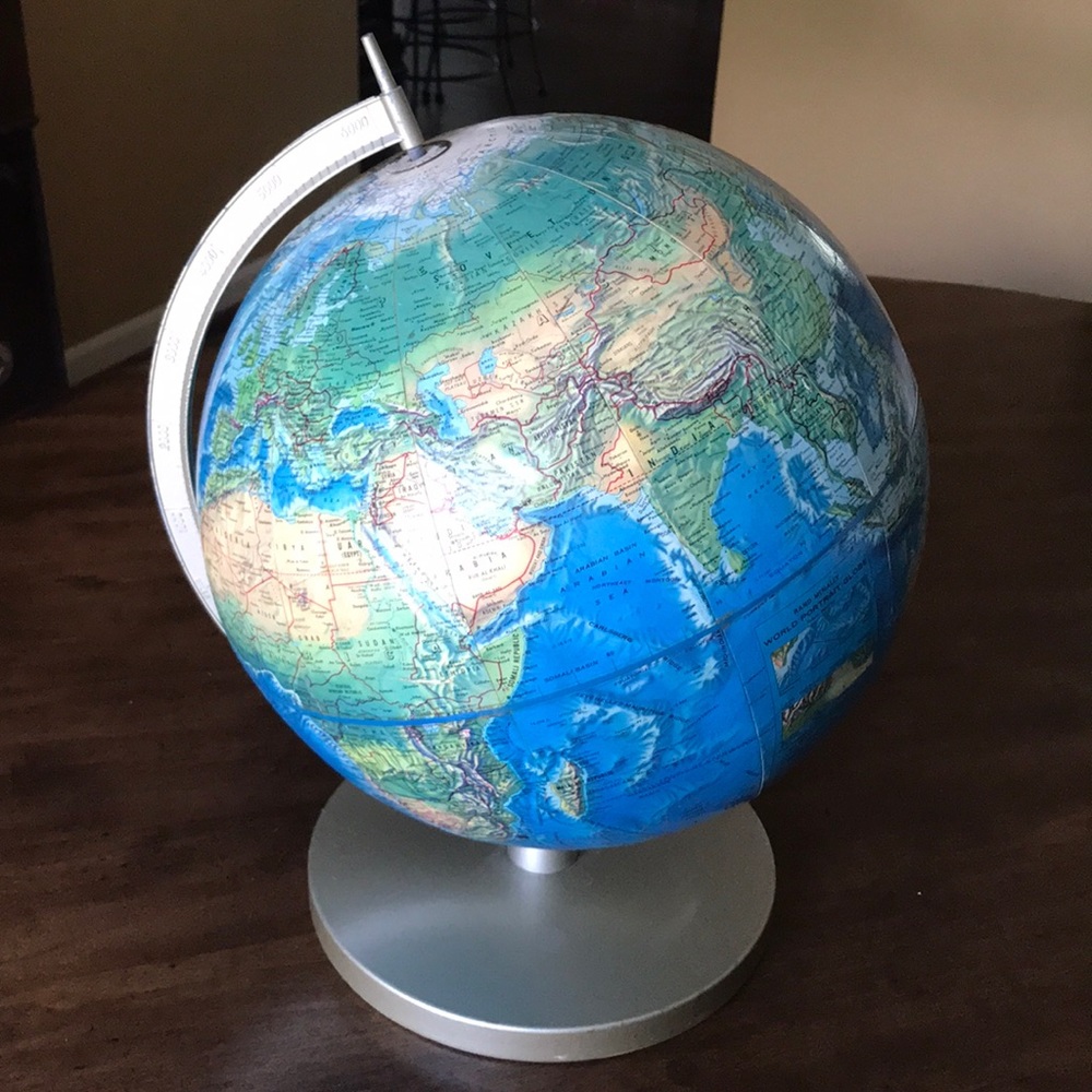 Rand McNally Globe • Vintage • Metal Base •